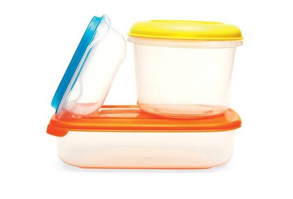 kak-izbavitsya-ot-zapaxa-plastikovoj-posudy-2