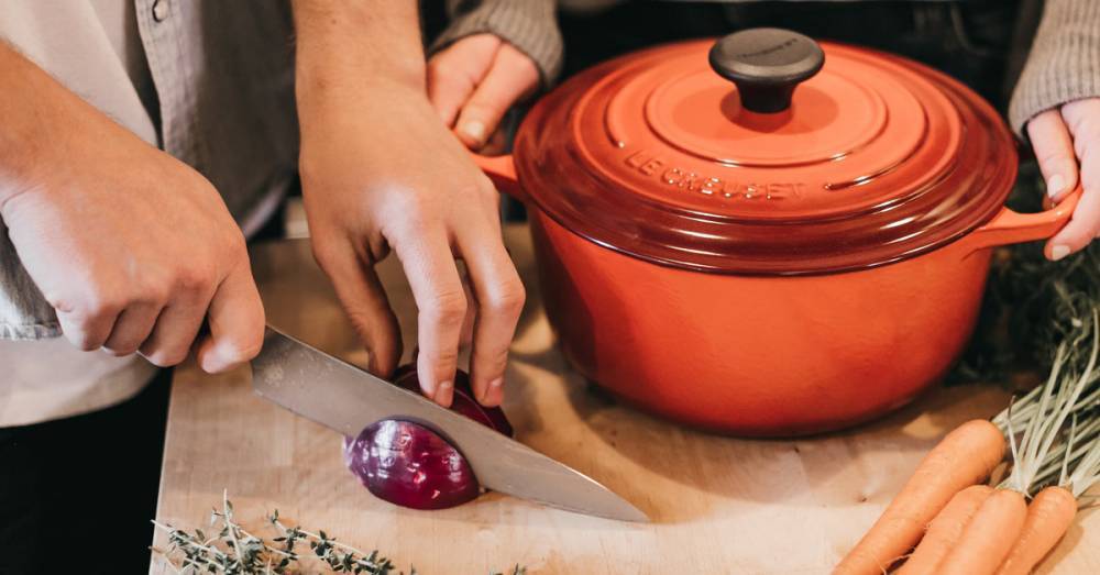 10 вещей, откоторых больше всего портится кухонная столешница - goodhouse.ru