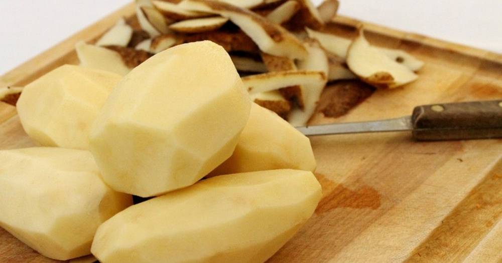 Как хранить почищенный картофель несколько дней и без морозилки, чтобы он не почернел - novate.ru