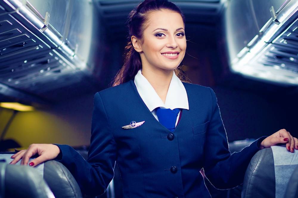 7 вещей, которые стюардессы «незаметно» узнают о пассажирах при посадке на рейс - bigpicture.ru