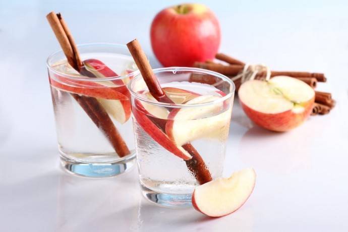 Как похудеть благодаря яблочной воде с корицей - polsov.com
