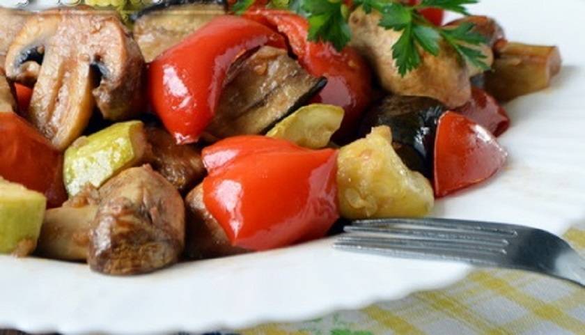 Шампиньоны с овощами в духовке: вкусное и полезное блюдо - hitrostigizni.ru