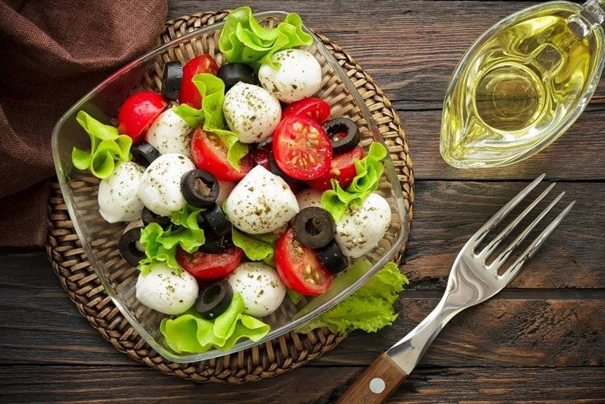 10 необычных и полезных салатов с остринкой - miridei.com