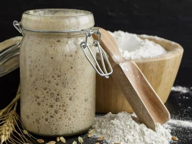 Как сделать домашние дрожжи для хлеба и другой выпечки? 3 простых рецепта - nashsovetik.ru