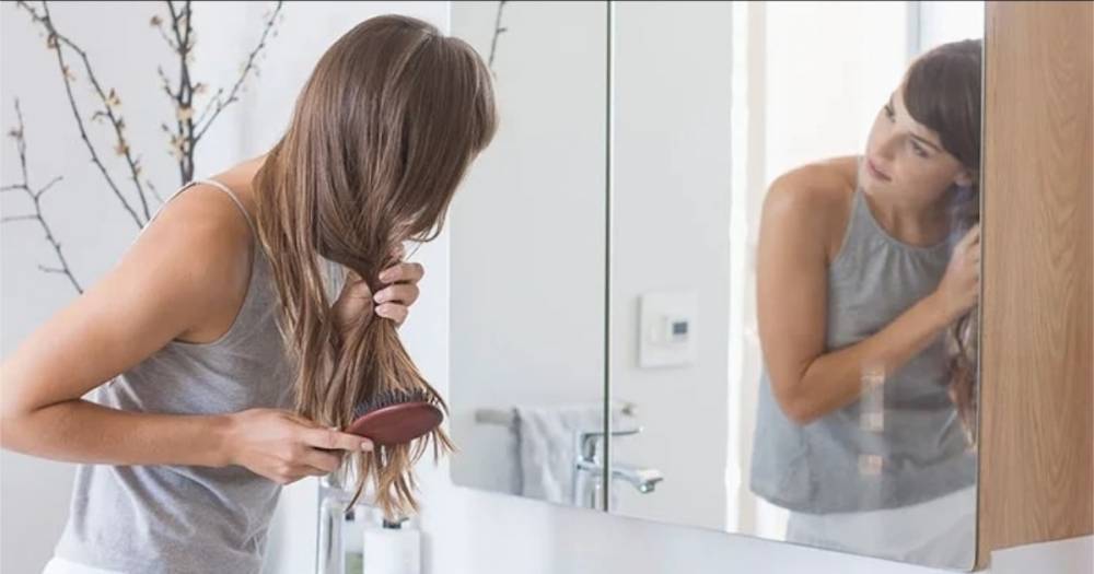 Как без проблем справиться с жирными волосами (спойлер: никаких дорогих шампуней) - novate.ru