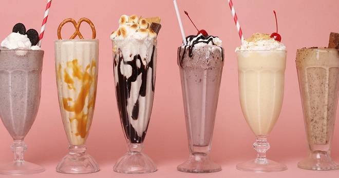 Молочный коктейль в блендере — рецепты с мороженым, клубникой, бананом, яблоком - hitrostigizni.ru