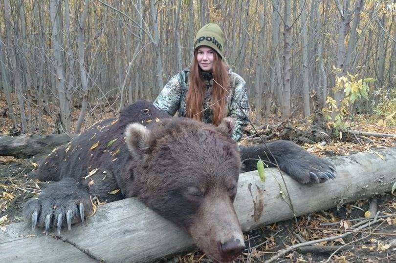 Медведя остановит, в горящую избу войдет: охотница из России возмутила пользователей соцсетей - bigpicture.ru - Россия