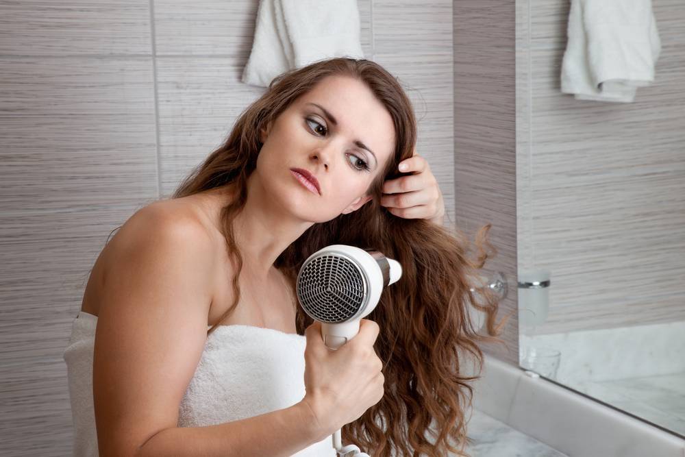 Ошибки, которые заставляют ваши волосы выглядеть тонкими - all-for-woman.com