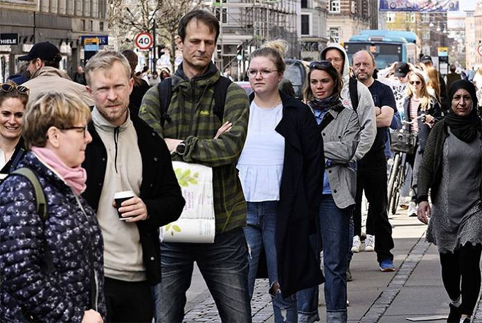 Фотографы из Дании показали, как СМИ могут манипулировать сознанием людей - flytothesky.ru - Дания