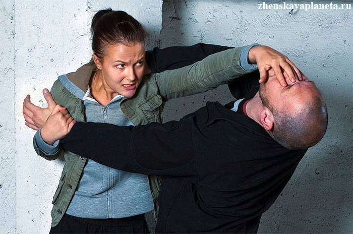Женская самооборона: 7 советов, как дать отпор насильнику или грабителю - liveinternet.ru