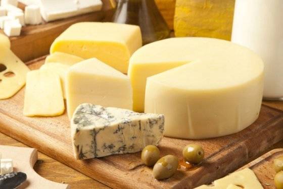 Как проверить сыр на натуральность при помощи йода, УФ-лампы и микроволновки - novate.ru
