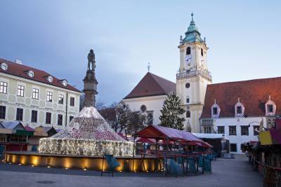 Что попробовать и посмотреть на рождественском базаре в Братиславе? - shkolazhizni.ru - Прага - Будапешт - Словакия