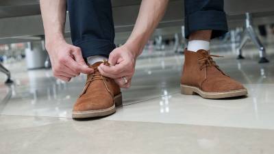 Как убрать соль с замшевой обуви? 2 простых способа для дома - nashsovetik.ru