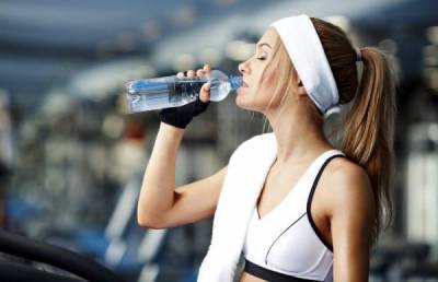 ​Как правильно пить воду во время тренировок - polsov.com