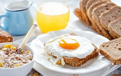 Как оригинально подать яичницу: 10 вкусных идей назавтрак, обед иужин - goodhouse.ru