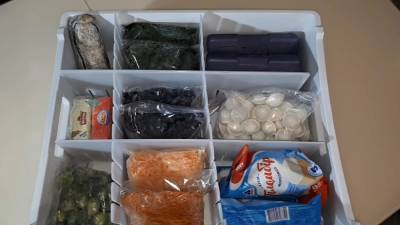 Жутко удобно и практично: полезные советы, как хранить продукты в холодильнике - cpykami.ru