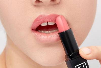 Какой цвет губной помады подходит для всех женщин? Мнение британских косметологов - nashsovetik.ru