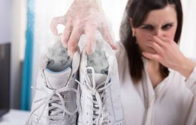 12 советов, как устранить неприятный запах в кроссовках, из-за которого чувствуешь себя неловко - novate.ru