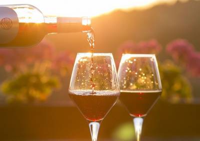 Тест: Какое вино резонирует с нотками вашей души? - flytothesky.ru