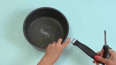 Опытная домохозяйка придумала, как использовать непригодную сковороду. Получилось замечательно - cpykami.ru