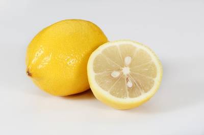 Как хранить разрезанный лимон - new-lifehuck.ru