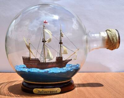 ​Как на самом деле помещают миниатюрные корабли в бутылки - polsov.com