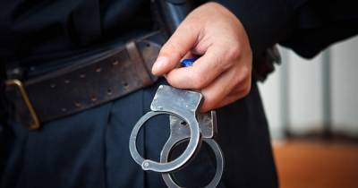 Как полиции надеть наручники на однорукого человека при задержании - novate.ru