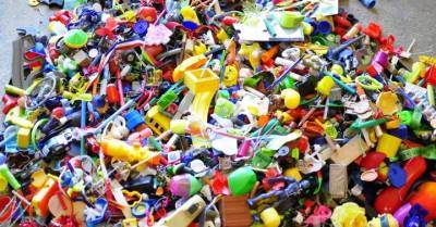 Супер креативная идея, как утилизировать ненужные и сломанные детские игрушки - cpykami.ru - Израиль