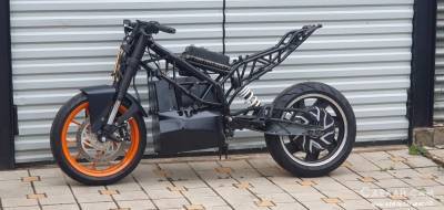 Конверсия бензинового мотоцикла KTM RC на электротягу - sdelay.tv