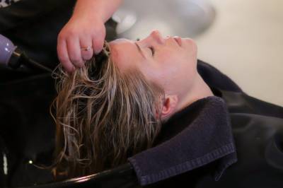 Как освежить волосы, если под рукой нет шампуня: 4 отличных способа - belnovosti.by