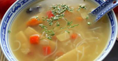 Куриный суп, который я варю сразу в двух кастрюлях, стоит неделю будто свежий - takprosto.cc