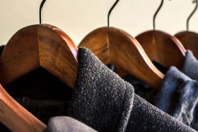 Эта вешалка для одежды поможет избавиться от моли в шкафу! - nashsovetik.ru