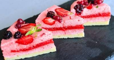 Есть сладкое и худеть: лёгкий торт-суфле из клубники - cpykami.ru