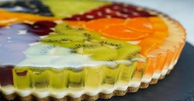 Идеальный летний десерт: тарт с медовым желе и фруктами - cpykami.ru