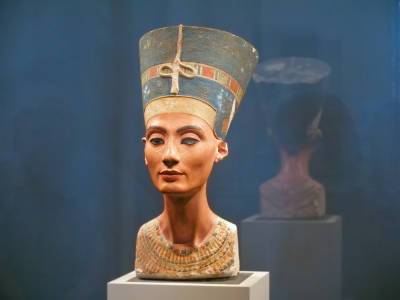 Почему Нефертити стала символом не только женской красоты, но и мудрости? - shkolazhizni.ru - Берлин - Египет