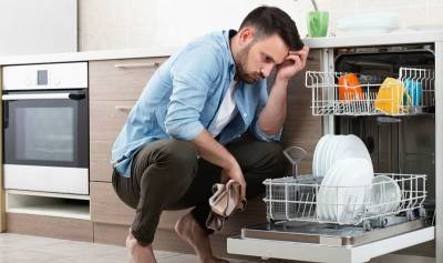 Самый простой способ убрать запах из посудомоечной машины - nashsovetik.ru