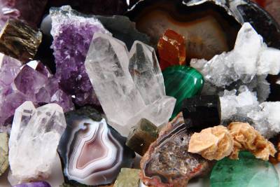 Какие драгоценные и полудрагоценные камни помогут стать богаче? - shkolazhizni.ru