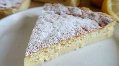 Вкуснейший лимонный пирог на йогурте: воздушный, минимум сахара и совсем без муки - cpykami.ru