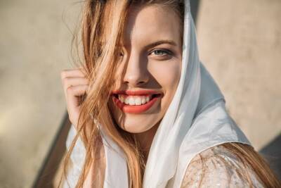 Max Mara - Шелковый платок: как носить самый модный аксессуар сезона - miridei.com
