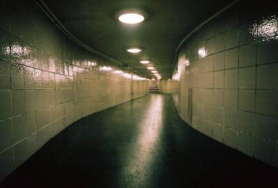 15 кошмарных коридоров, которые напоминают локации из ужастиков - flytothesky.ru