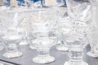 Антон Курчев - Что добавить в воду, чтобы упростить мытье стеклянной посуды: яркий блеск за несколько секунд - belnovosti.by