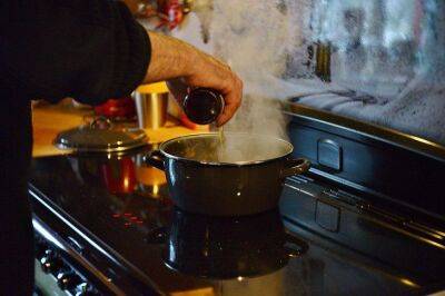 Тимур Хомичев - 5 простых способов избавиться от посторонних запахов на кухне - belnovosti.by