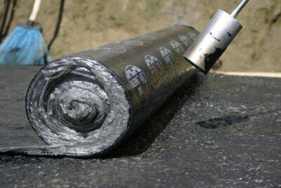 ​Как аккуратно размотать склеившийся рубероид - polsov.com