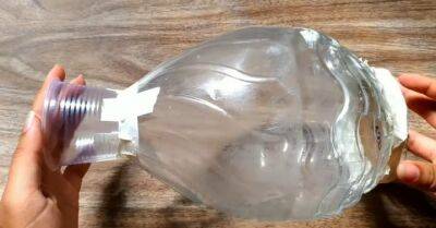 Пятилитровая пластиковая бутылка, одноразовый стаканчик и бумажные салфетки — основа крутой интерьерной вещицы. Всё просто - cpykami.ru