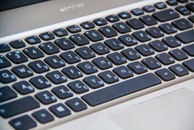 Игорь Зур - Как почистить клавиатуру ноутбука: половина пользователей делает это неправильно - belnovosti.by