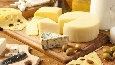 Сыр нельзя хранить в пищевой пленке - new-lifehuck.ru