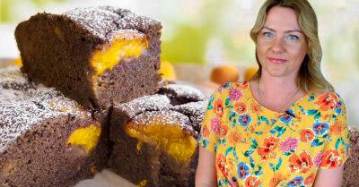Лилия Цвит - Абрикосы утопают в шоколадном тесте: лучший летний пирог по рецепту Лилии Цвит - takprosto.cc