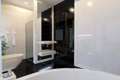 Что сделать с зеркалом в ванной, на которое постоянно попадает вода: минус одна проблема при уборке - belnovosti.by