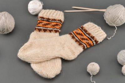 Как стирать шерстяные носки и варежки, чтобы они не сели: так они останутся мягкими и тёплыми - nashsovetik.ru