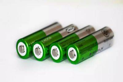 Что делать, если батарейки не подошли по размеру: есть один простой лайфхак: достаточно использовать фольгу - belnovosti.by